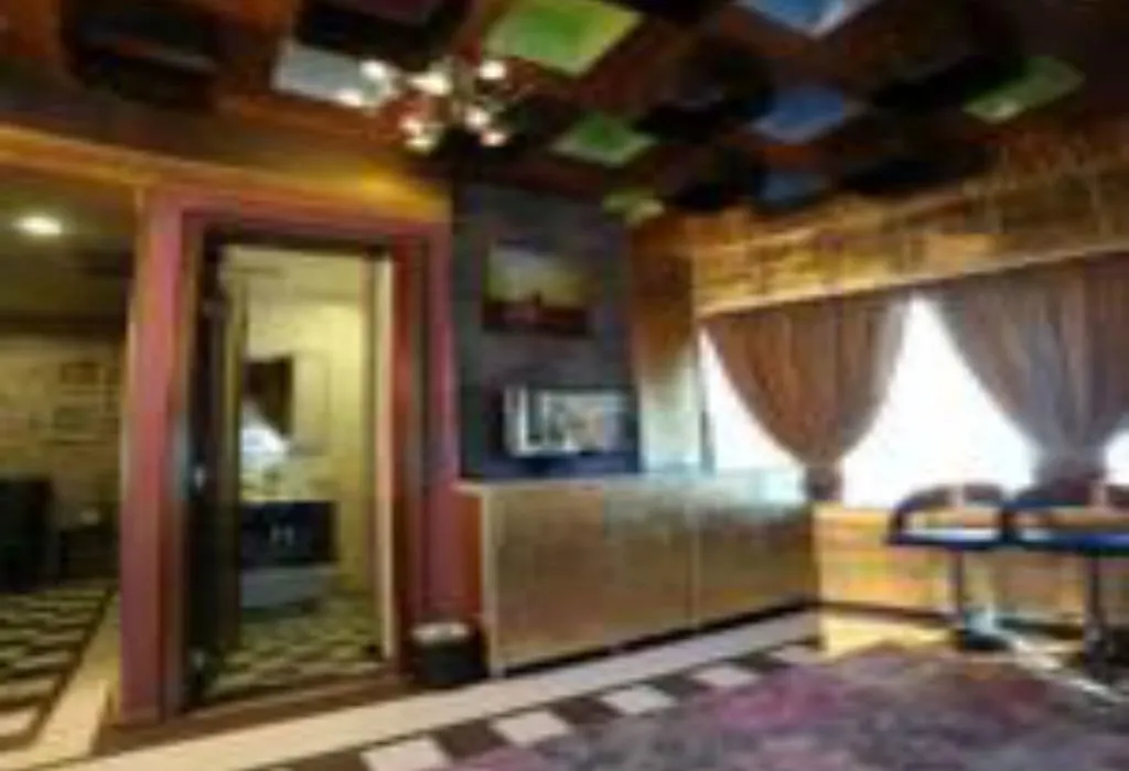 Roomi Suites Hotel-1